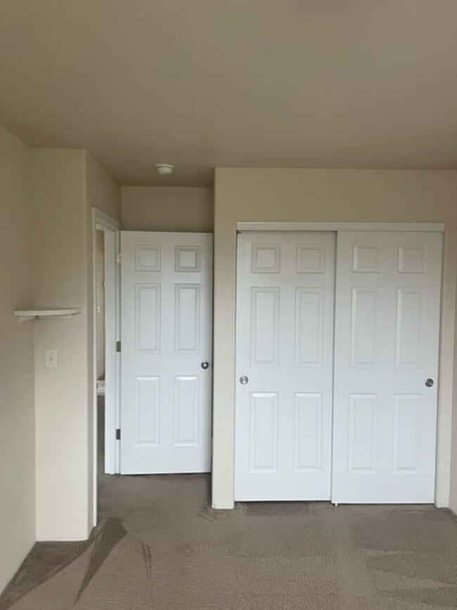 Foto del edificio - 1297 Clearsprings Dr