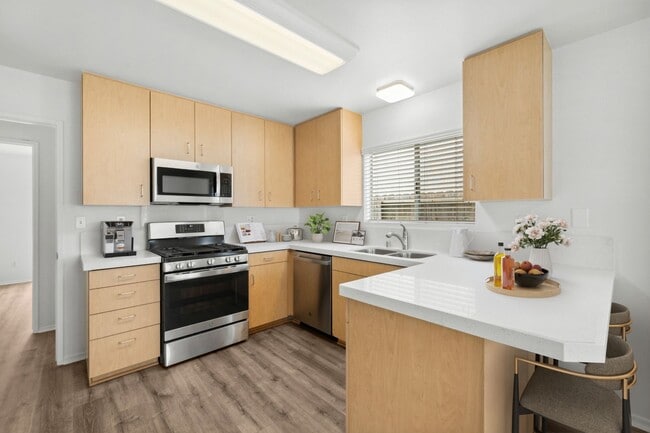 Foto del edificio - 375 Woodland Pl