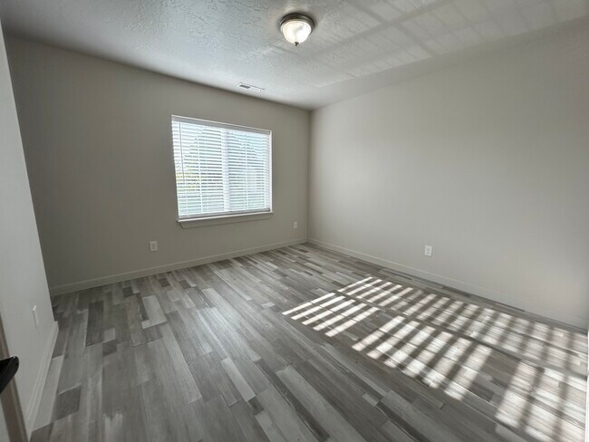 Foto del edificio - 4811 Continental Ln