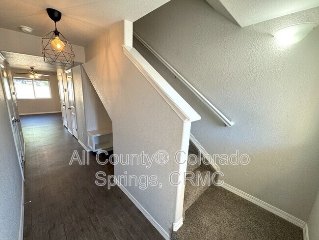 Building Photo - 929 Grissom Dr.
