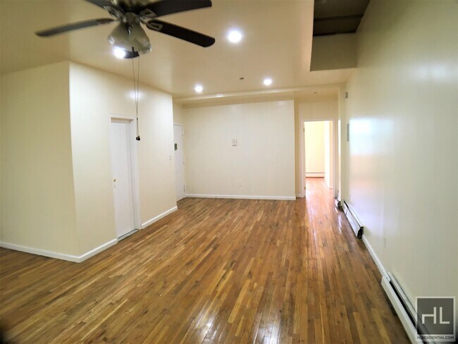 Foto del edificio - 1285 Fulton St