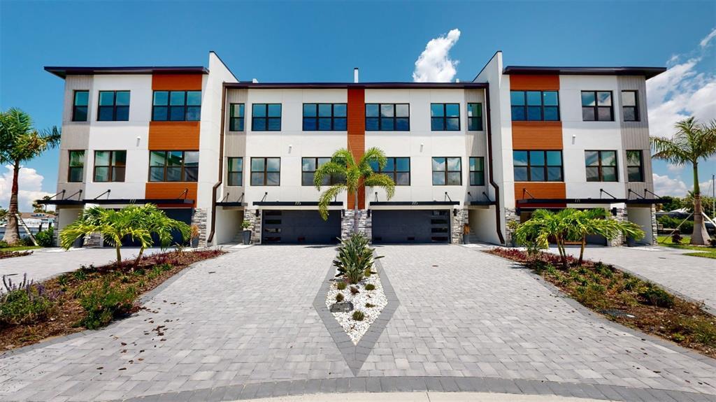 Primary Photo - 771 Gran Kaymen Way