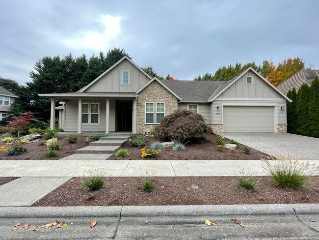 Building Photo - Beautiful Custom Built 4 Bed 3 Bath Ranch House with additional bonus room/multi-generational stu...