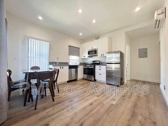 Foto del edificio - 1580 W 30th St