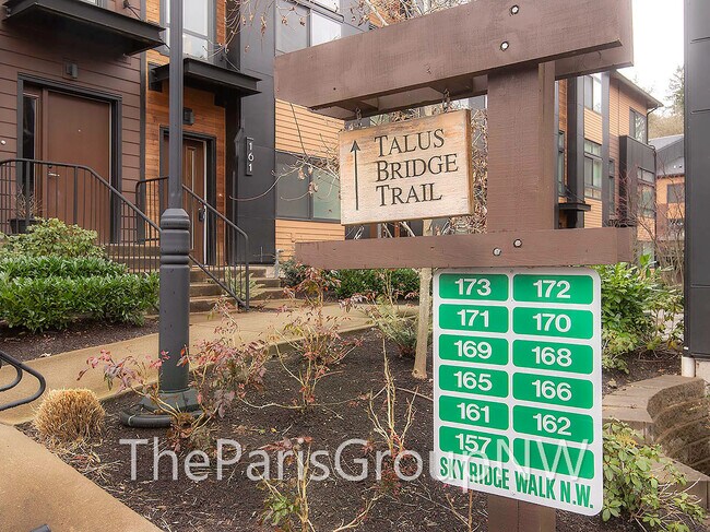 Building Photo - 161 Sky Ridge Walk NW