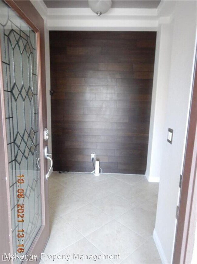 Building Photo - 3 br, 2.5 bath House - 10524 New London Ct