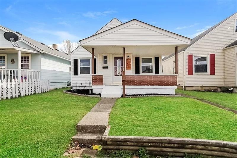 Primary Photo - charming bungalow