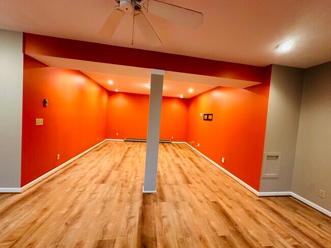 Building Photo - 1007 Chateau St Blacksburg
