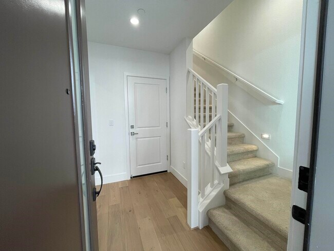 Foto del edificio - 5708 Melon Ct