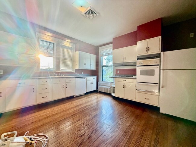 Foto del edificio - 225 N Broadway