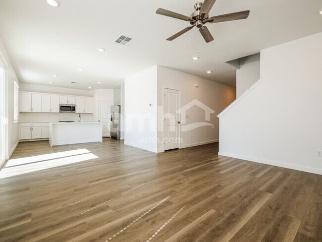 Foto del edificio - 2355 Dolly Ave