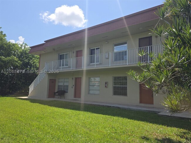 Building Photo - 12811 SW 43rd Dr