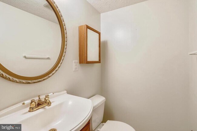 Building Photo - 11127 Captain's Walk Ct