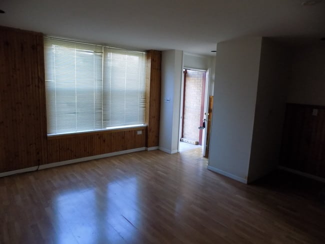 Foto del edificio - 2131 Ash St
