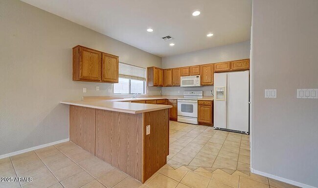 Building Photo - 44811 Paraiso Ln