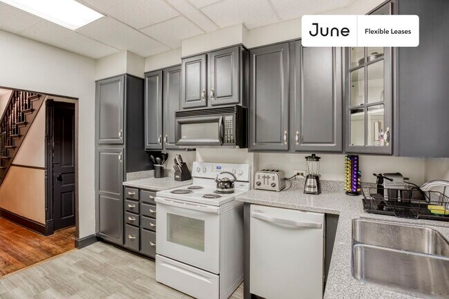 Foto del edificio - 735 Girard St NW