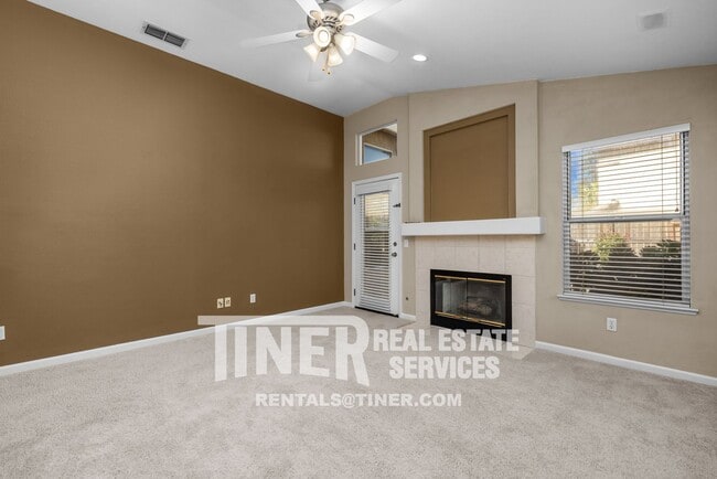 Building Photo - Contemporary Antelope Three Bedroom Home -...