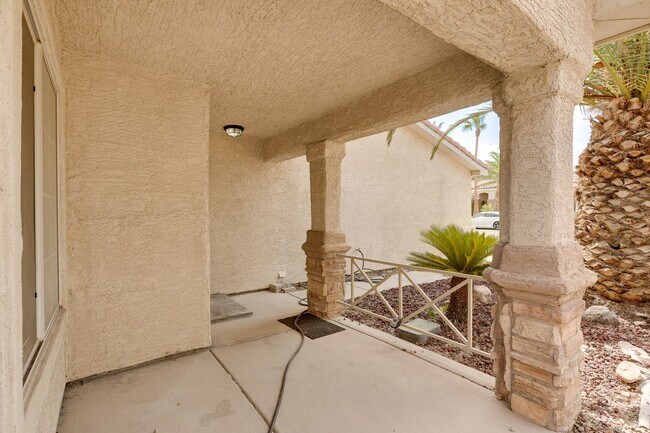 Foto del edificio - UPGRADED 3 BEDROOM HOME IN GREEN VALLEY