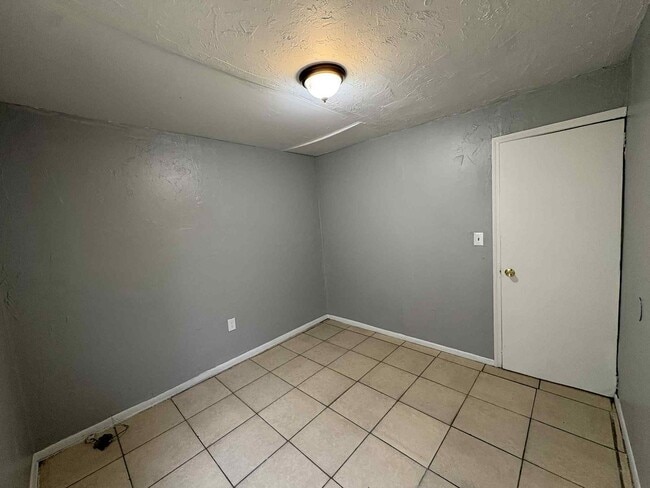 Photo - 221/223/225/227 Maria Street Apartment