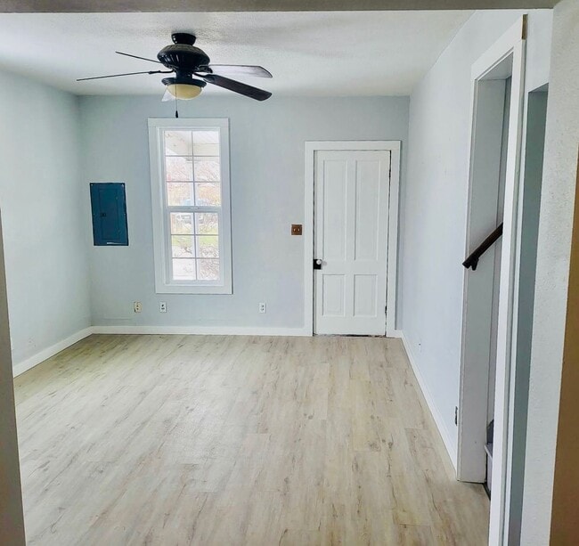 Building Photo - 312 E Electric St