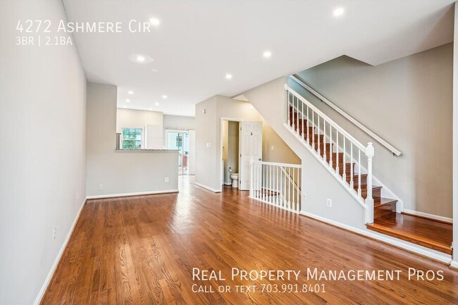 Building Photo - Qualify for a zero deposit? Minutes to I95
