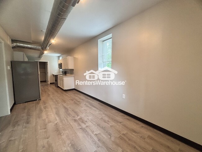 Building Photo - 6633 NW 6th Dr