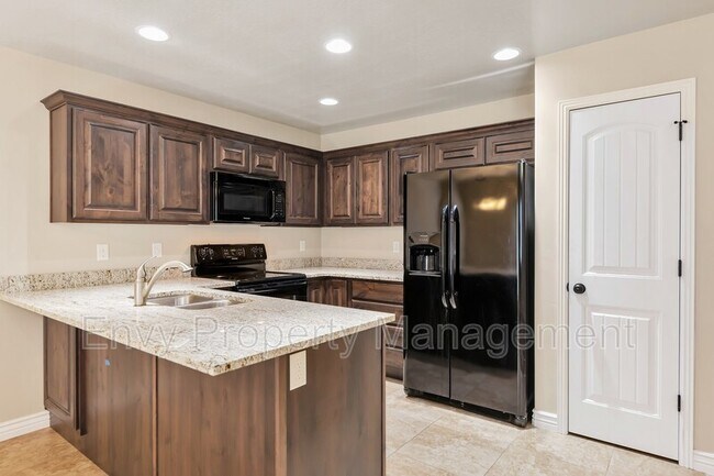 Building Photo - 956 N Rainbow Dr
