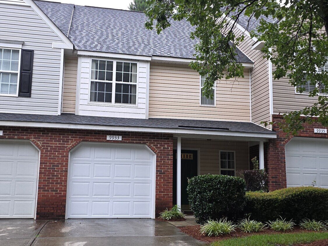 Primary Photo - 9933 Birch Knoll Ct