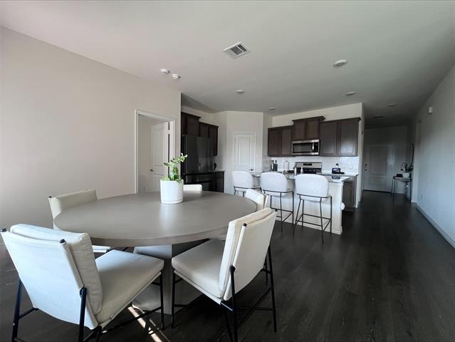 Foto del edificio - 1613 Sunny Grove Dr