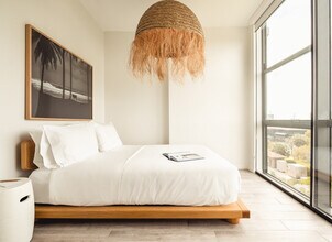 Building Photo - 221 SW 1st Ave