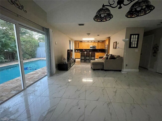 Foto del edificio - 3 br, 2.5 bath House - 9913 SW 147th Ct # 0