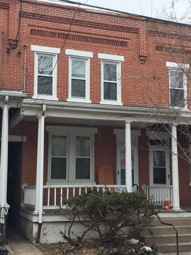 Primary Photo - 3BR - 654 N Pine Street - Lancaster