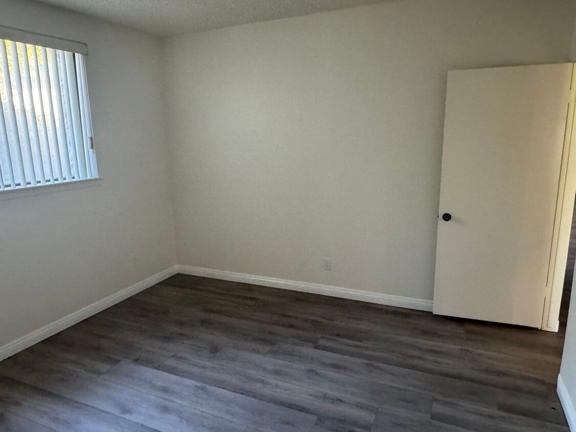 5555 Canyon Crest Dr, Unit 2A Condos in Riverside, CA Westside Rentals