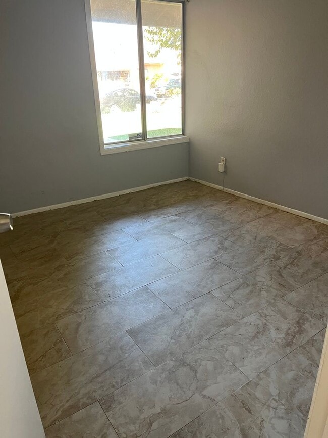 Foto del edificio - Single Story Home