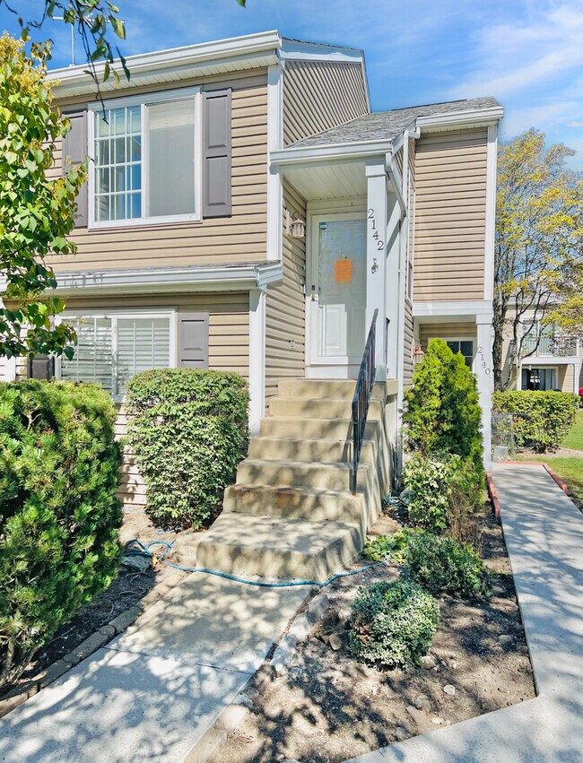Building Photo - 2142 Southwind Cir