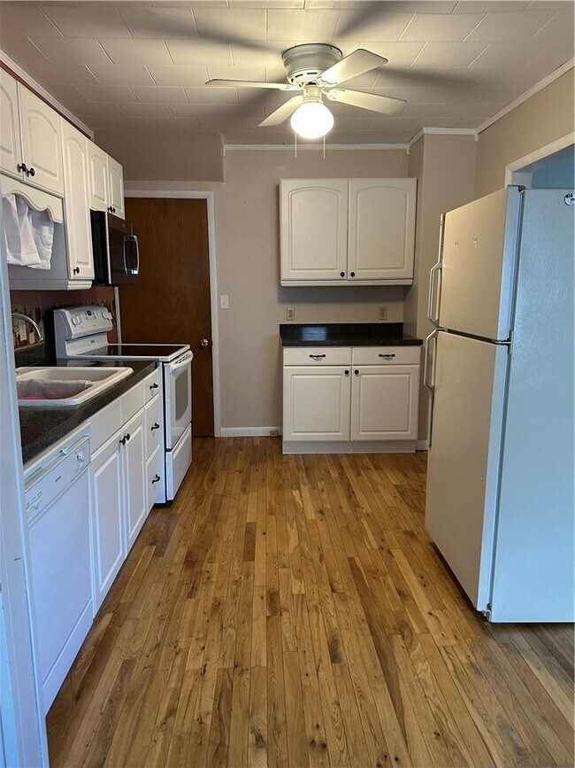 Foto del edificio - 402 W High St