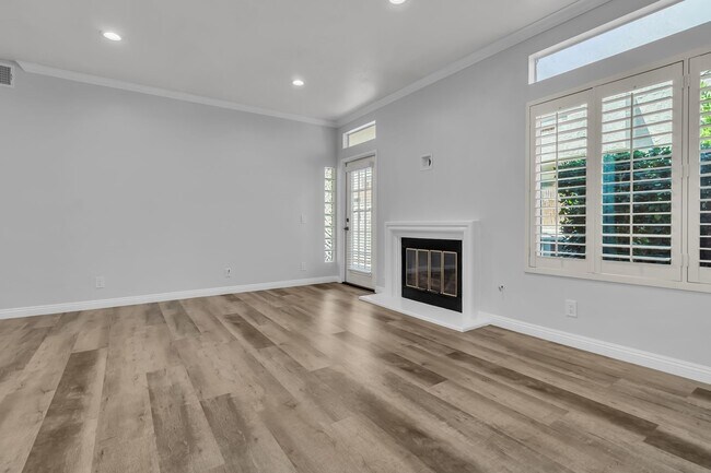 Foto del edificio - 28191 Newport Way