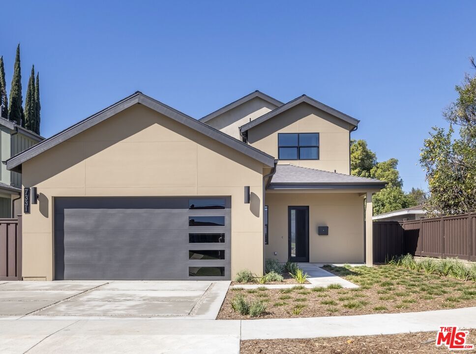 Foto principal - 7331 Whitaker Ave