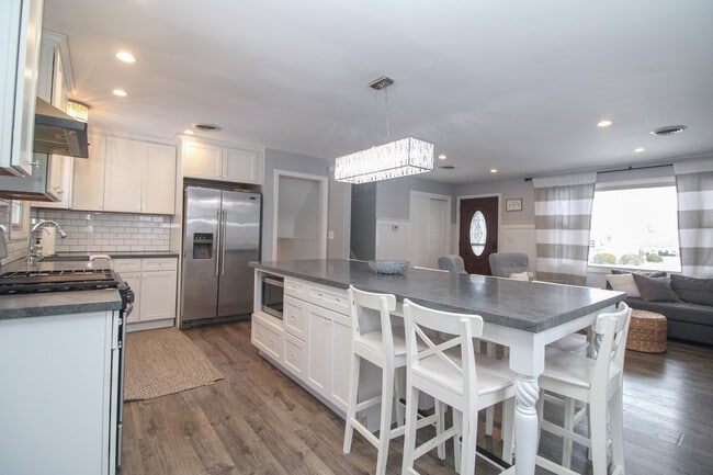 Foto del edificio - 213 Blueberry Dr