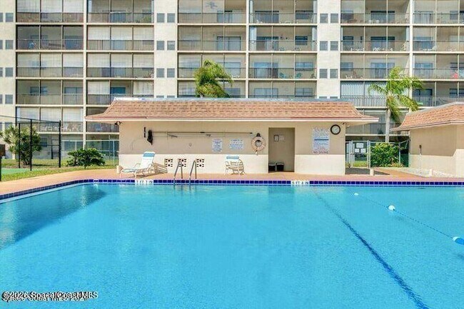 Foto del edificio - 500 Palm Springs Blvd