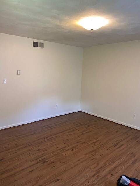 Sala de estar - 216 1st Ave N