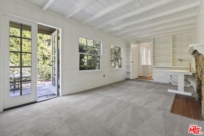 Building Photo - 11951 Landale St