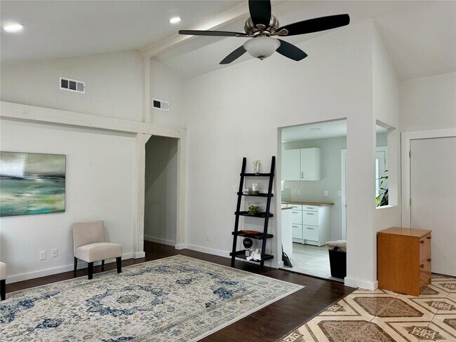 Building Photo - 2039 Harland Dr