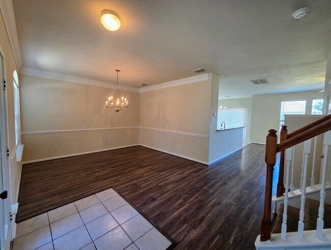 Foto del edificio - 5515 Gatesprings Ln