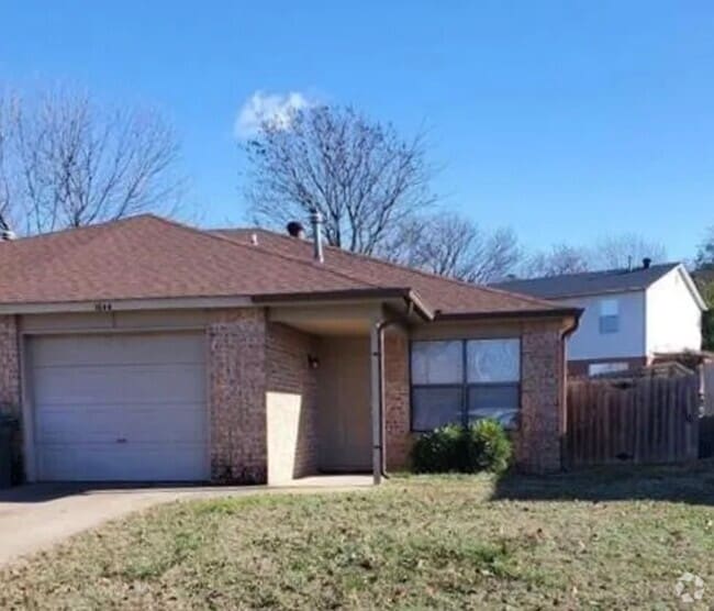 Building Photo - 1644 N Dawn Dr