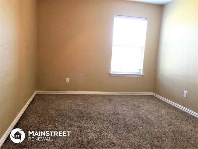 Foto del edificio - 7648 Rainbow Creek Dr