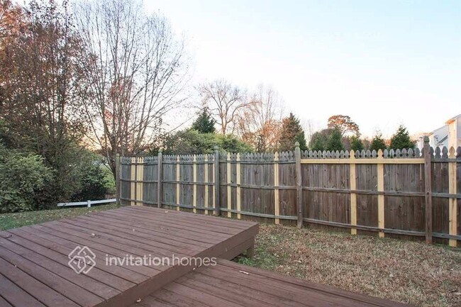 Foto del edificio - 7739 Rolling Meadows Ln