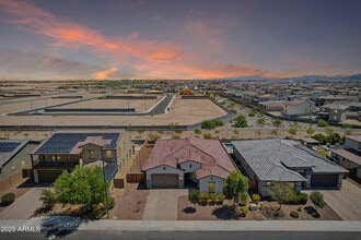 Building Photo - 3405 S 183rd Dr