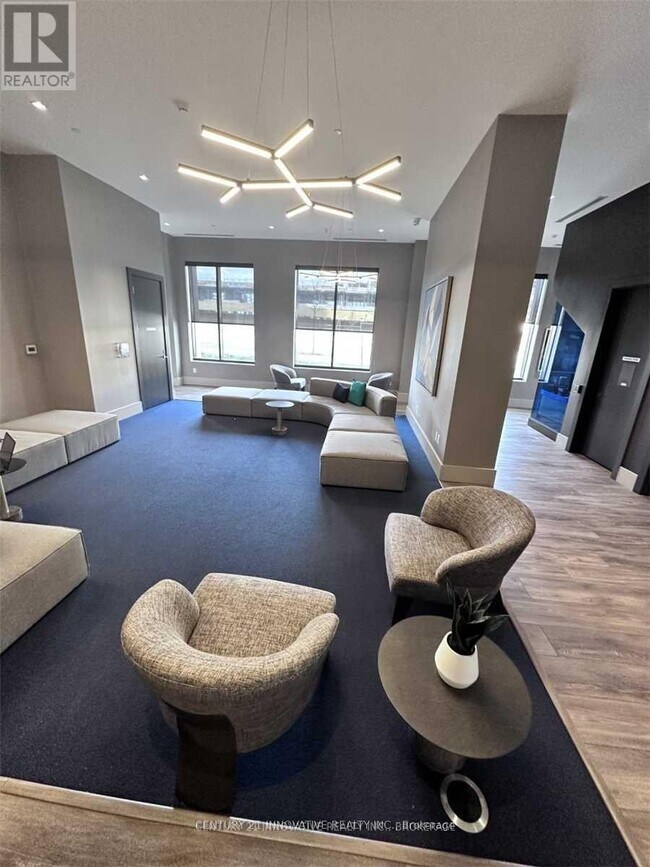 Photo du bâtiment - 2550-2550 Simcoe St N