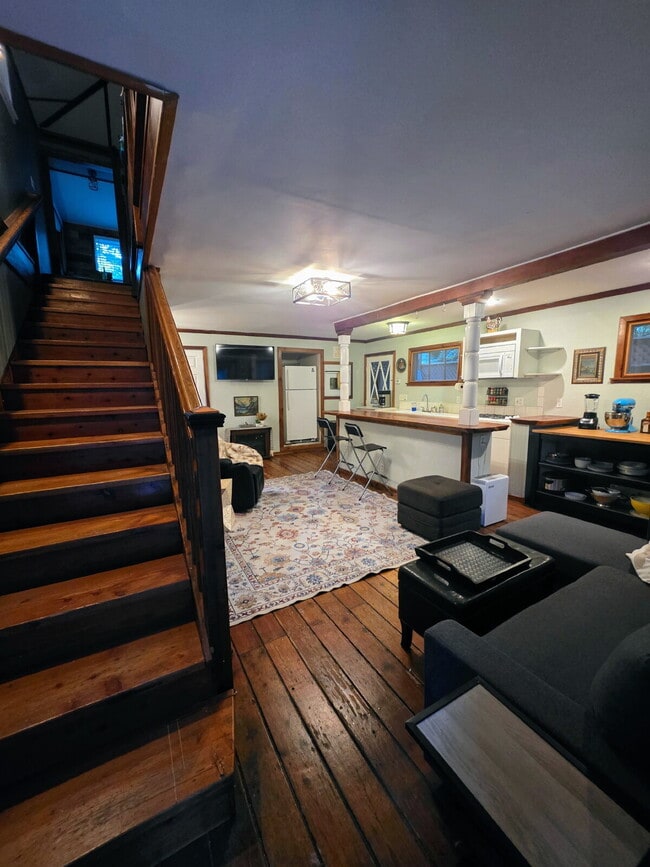 Foto del edificio - The Carriage House – Furnished Two Bedroom...